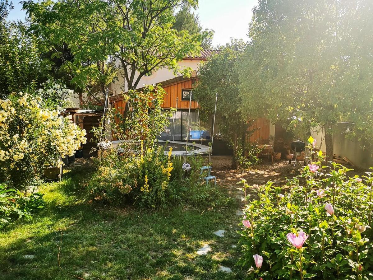 La Cabane Au Fond Du Jardin Montpellier Extérieur photo